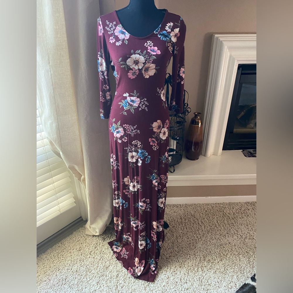 Maxi dress size small